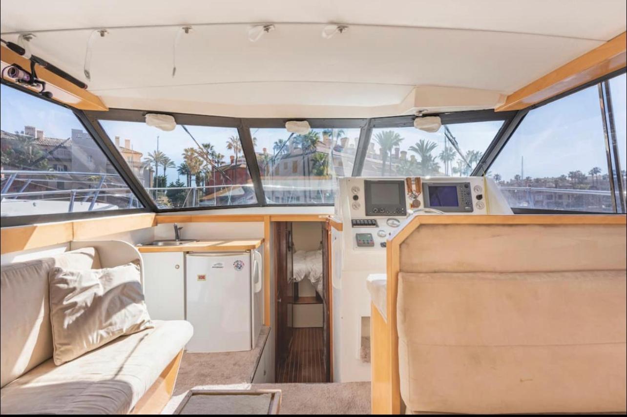 Barco Americano Sotogrande Torreguadiaro Dış mekan fotoğraf