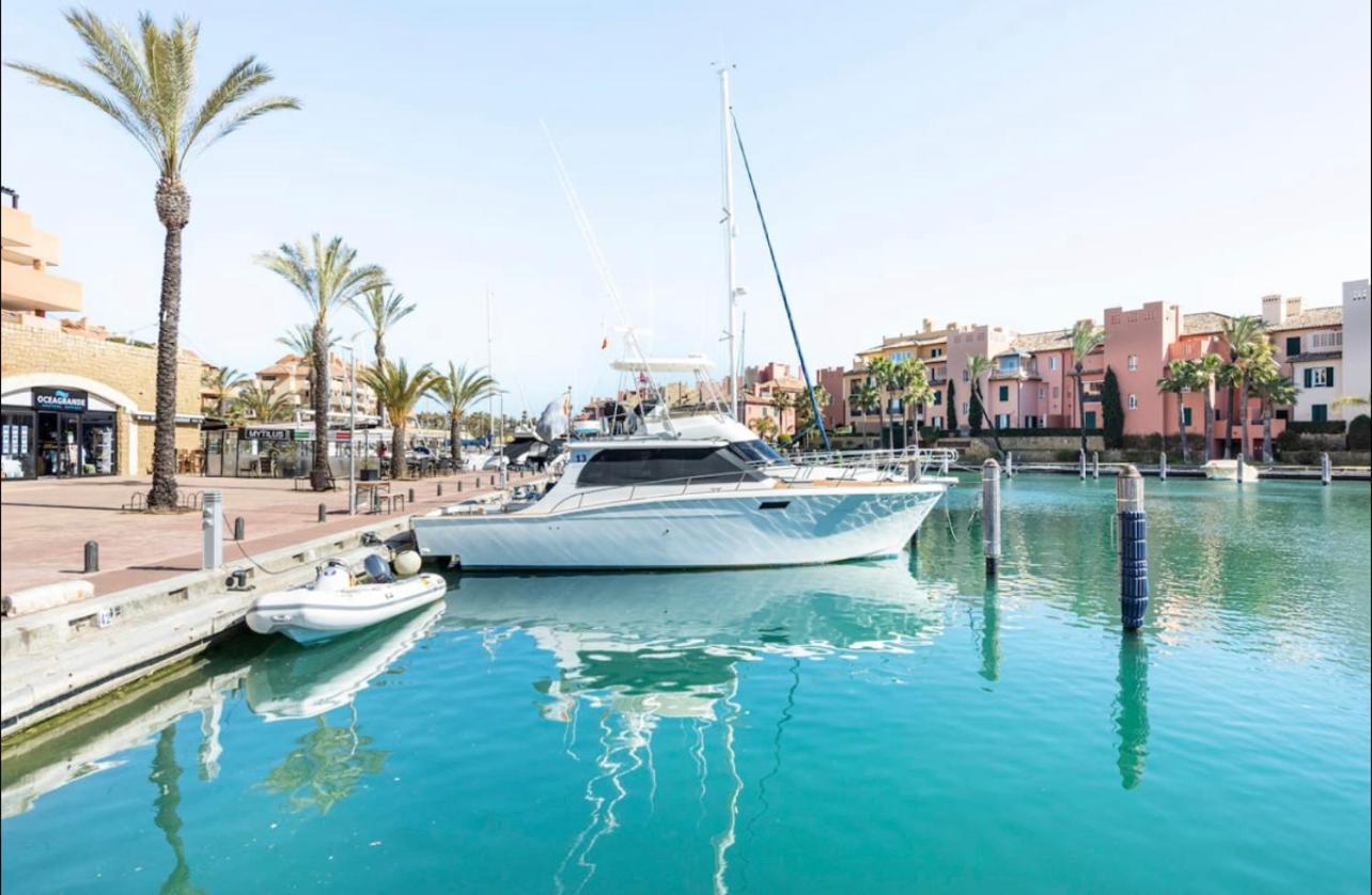 Barco Americano Sotogrande Torreguadiaro Dış mekan fotoğraf